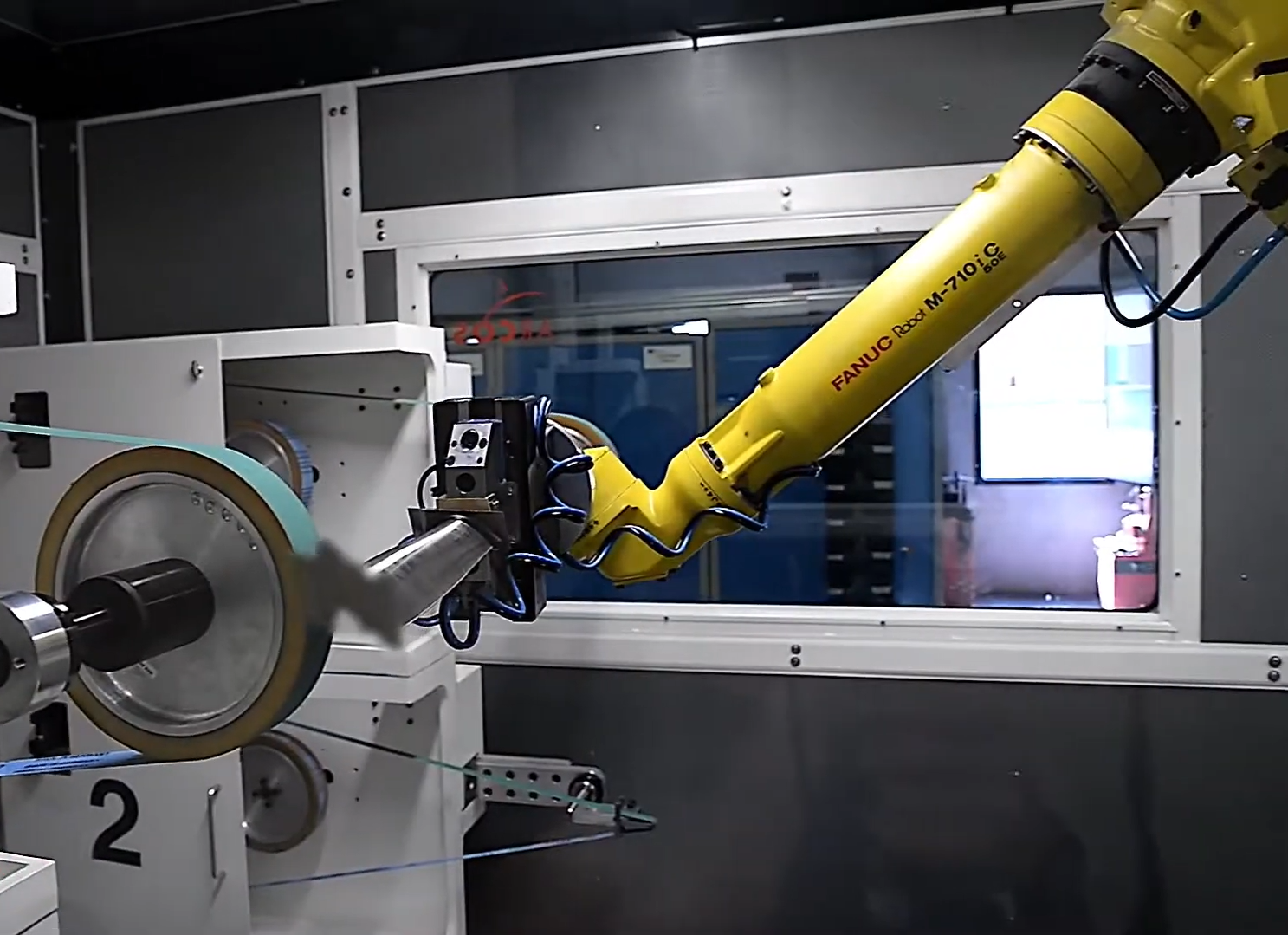 Smerigliatura metalli: come svolgerla in modo innovativo grazie ai robot