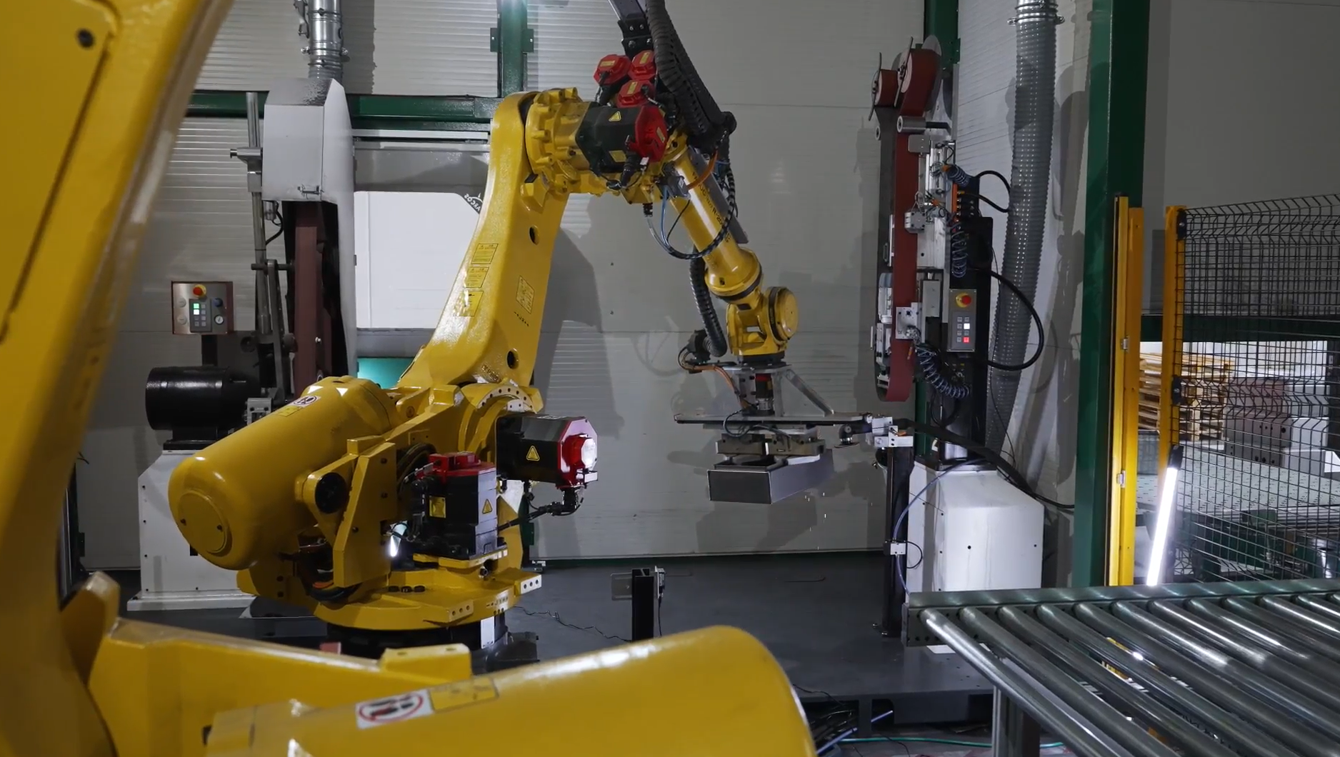 Sistemi robotici combinati per la rimozione di saldature: l’innovazione Arcos